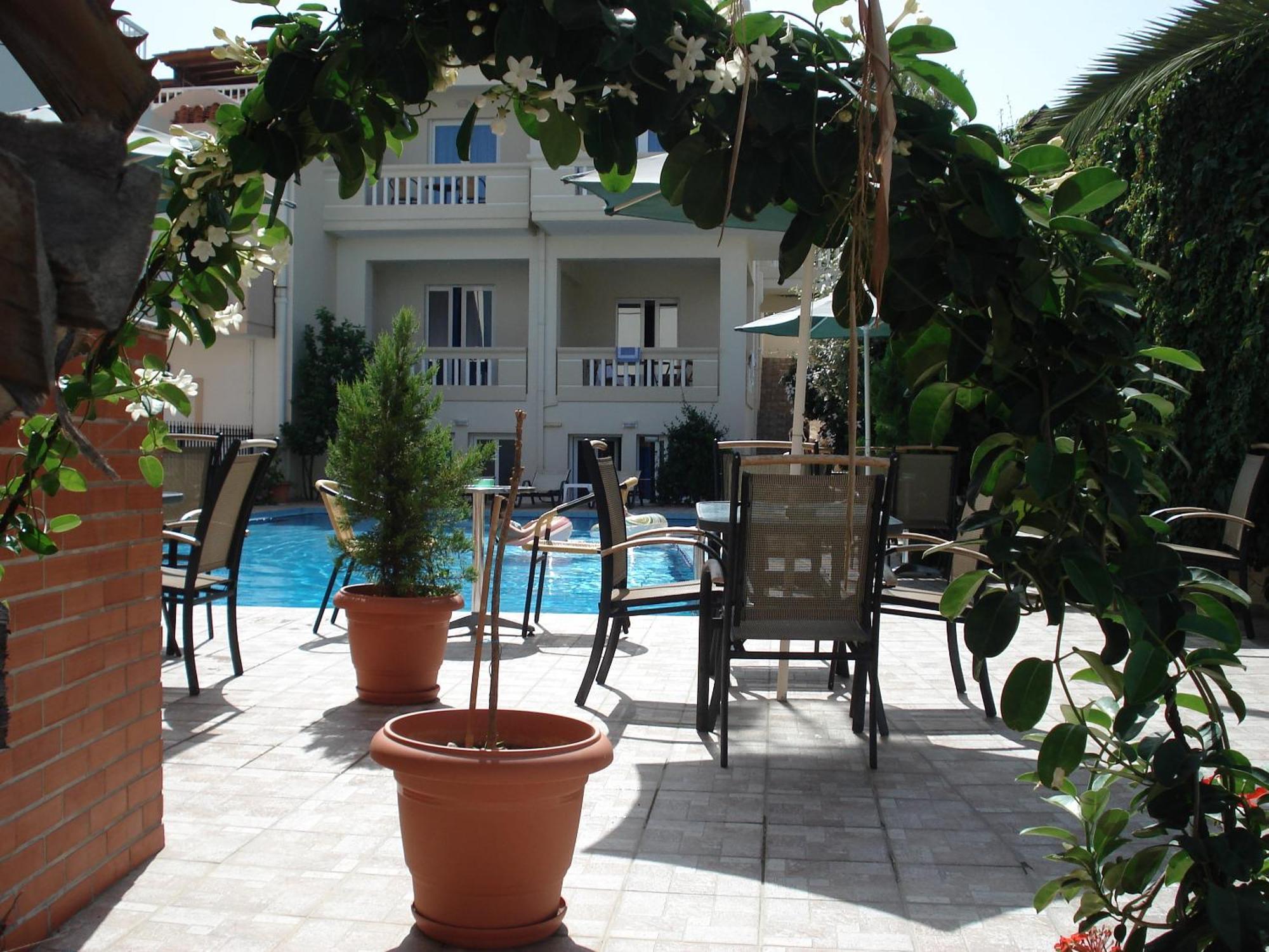 Akatos Hotel Agia Marina Dış mekan fotoğraf