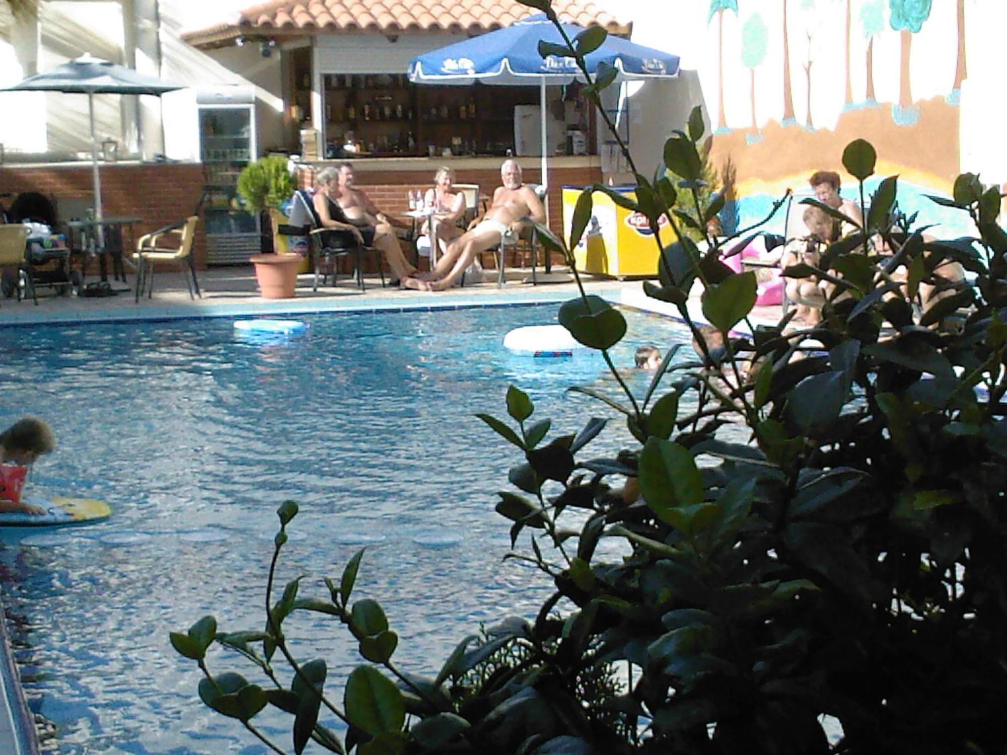 Akatos Hotel Agia Marina Dış mekan fotoğraf