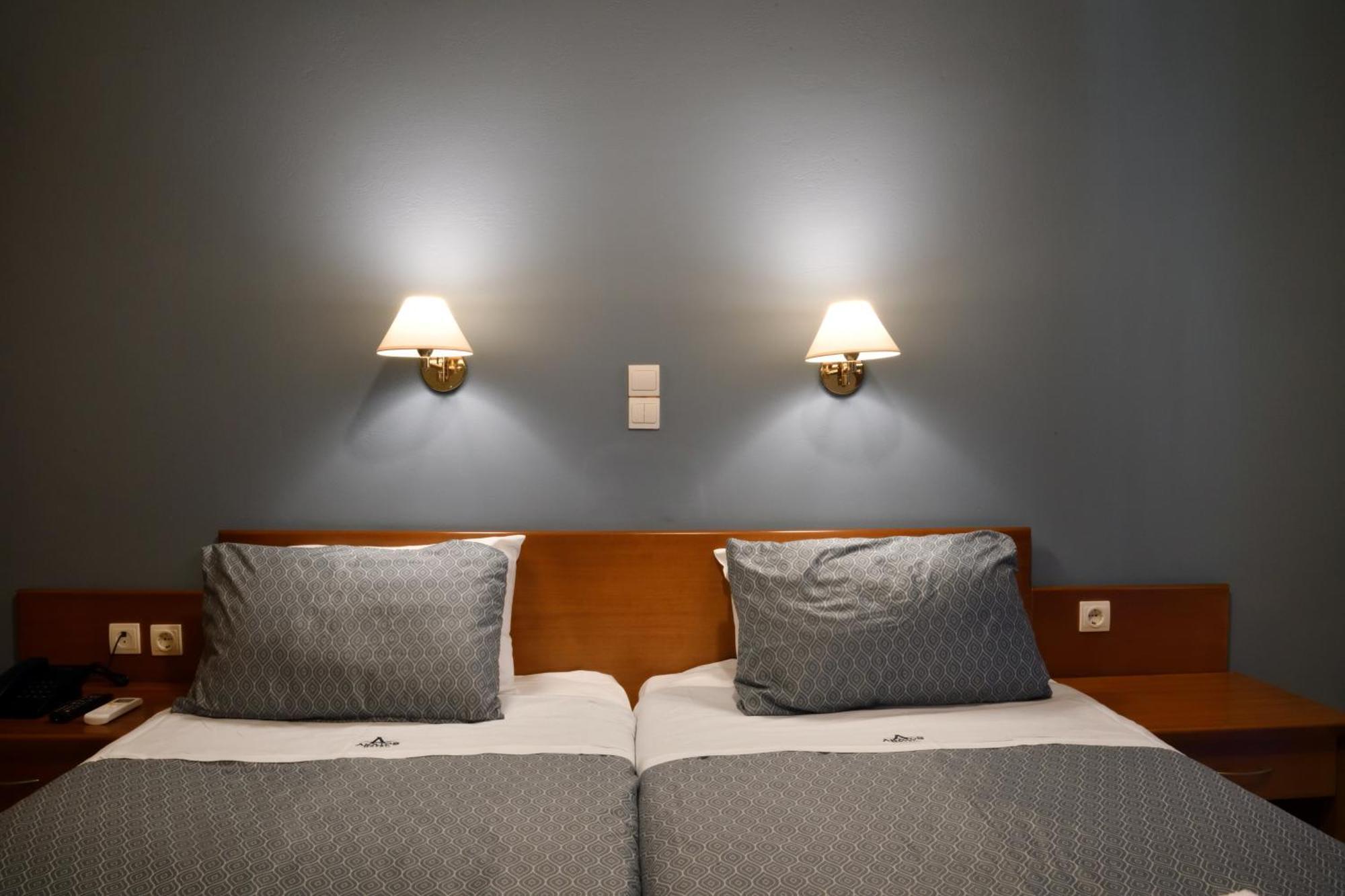 Akatos Hotel Agia Marina Dış mekan fotoğraf
