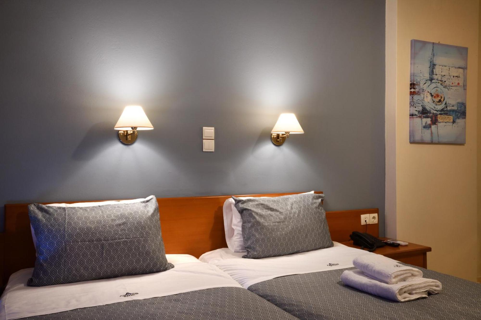 Akatos Hotel Agia Marina Dış mekan fotoğraf