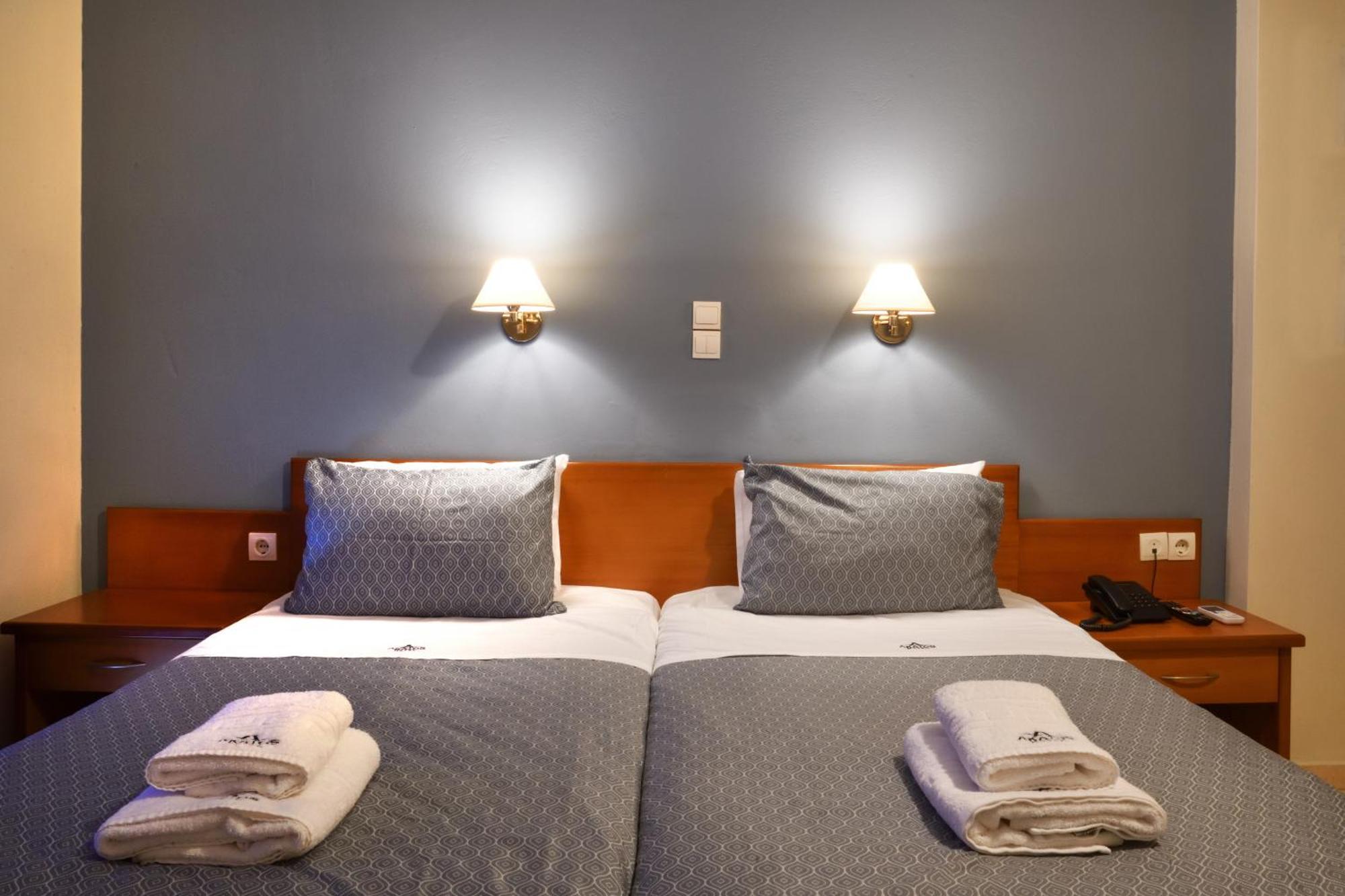 Akatos Hotel Agia Marina Dış mekan fotoğraf