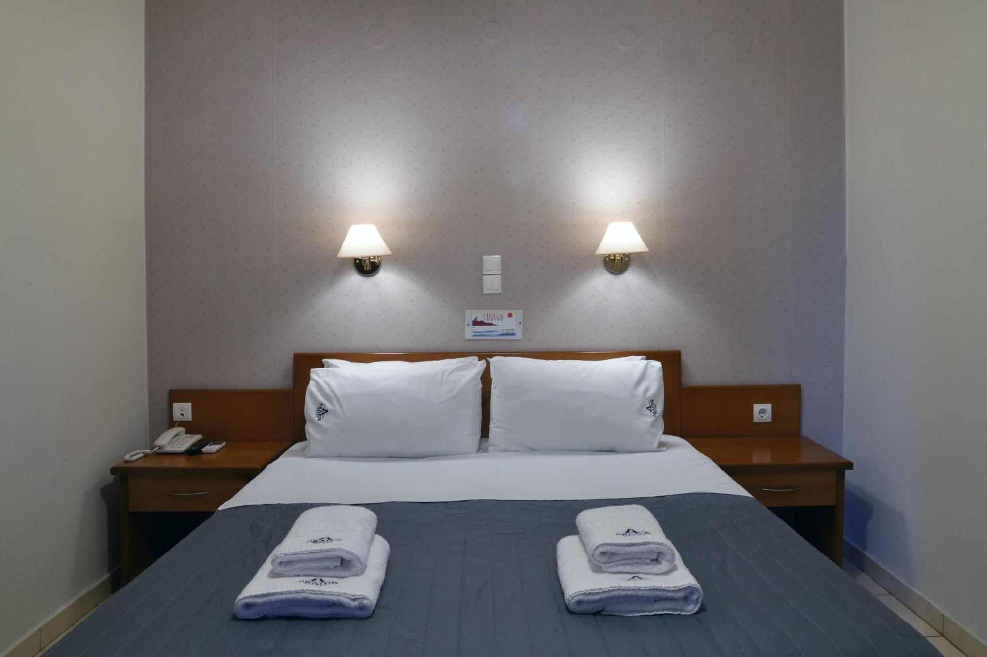Akatos Hotel Agia Marina Dış mekan fotoğraf