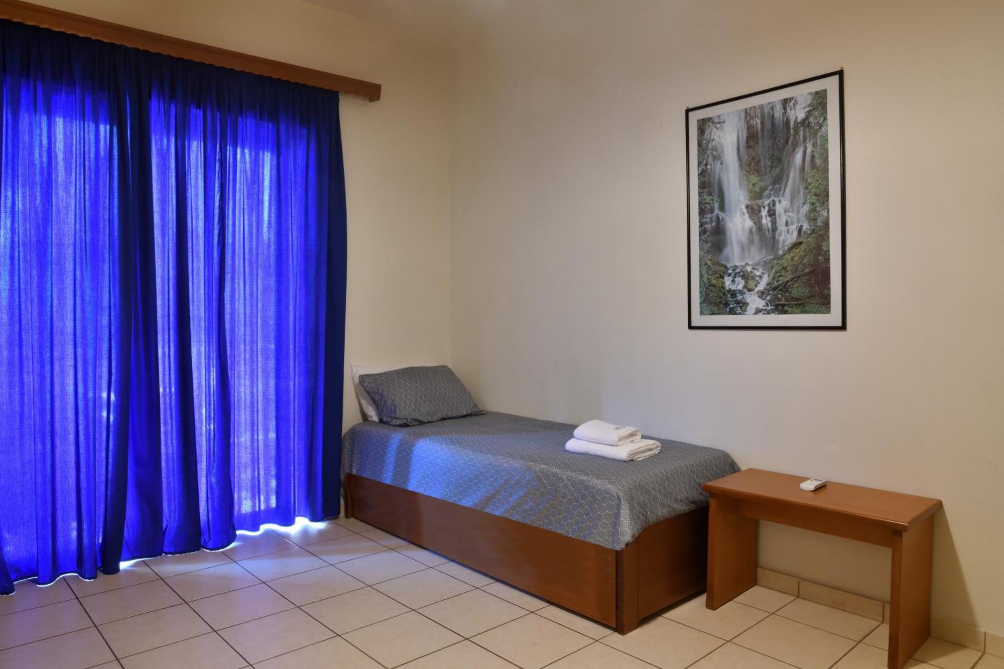 Akatos Hotel Agia Marina Dış mekan fotoğraf