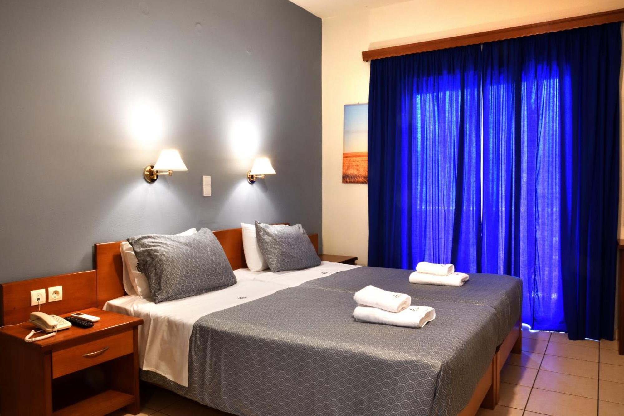 Akatos Hotel Agia Marina Dış mekan fotoğraf