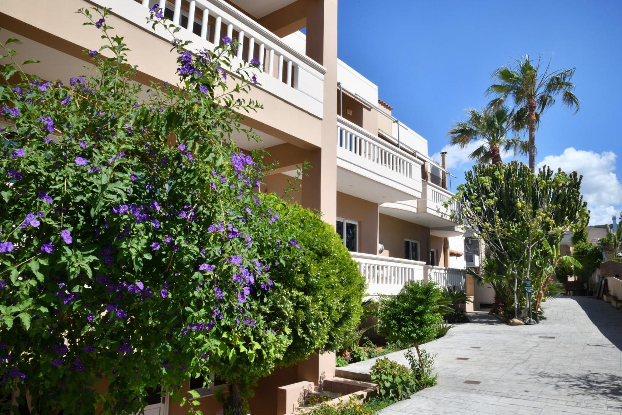 Akatos Hotel Agia Marina Dış mekan fotoğraf