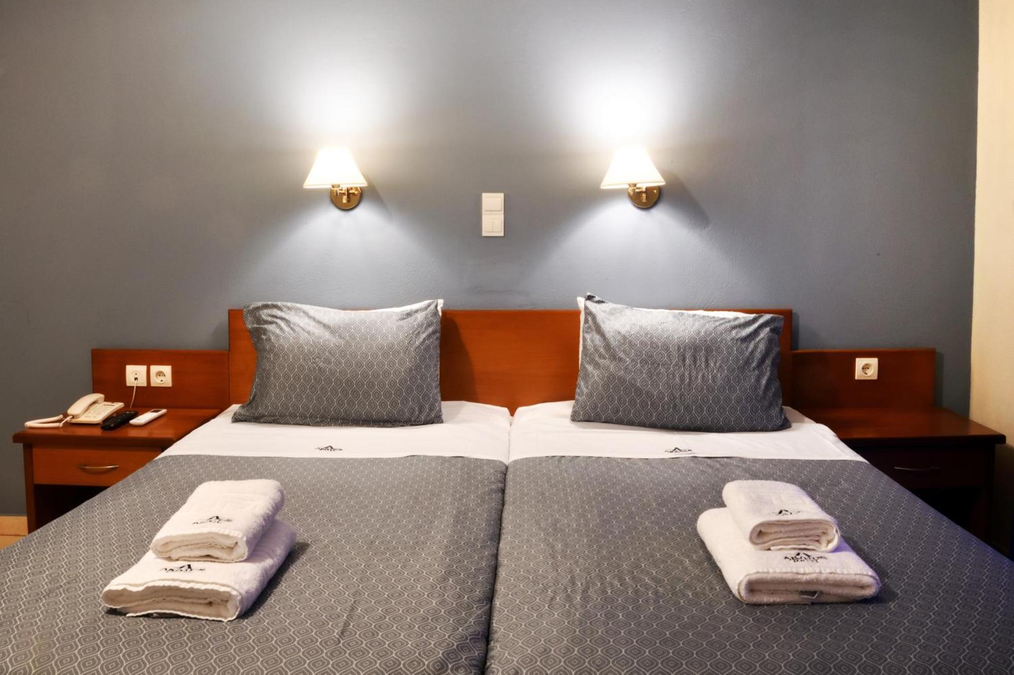 Akatos Hotel Agia Marina Dış mekan fotoğraf