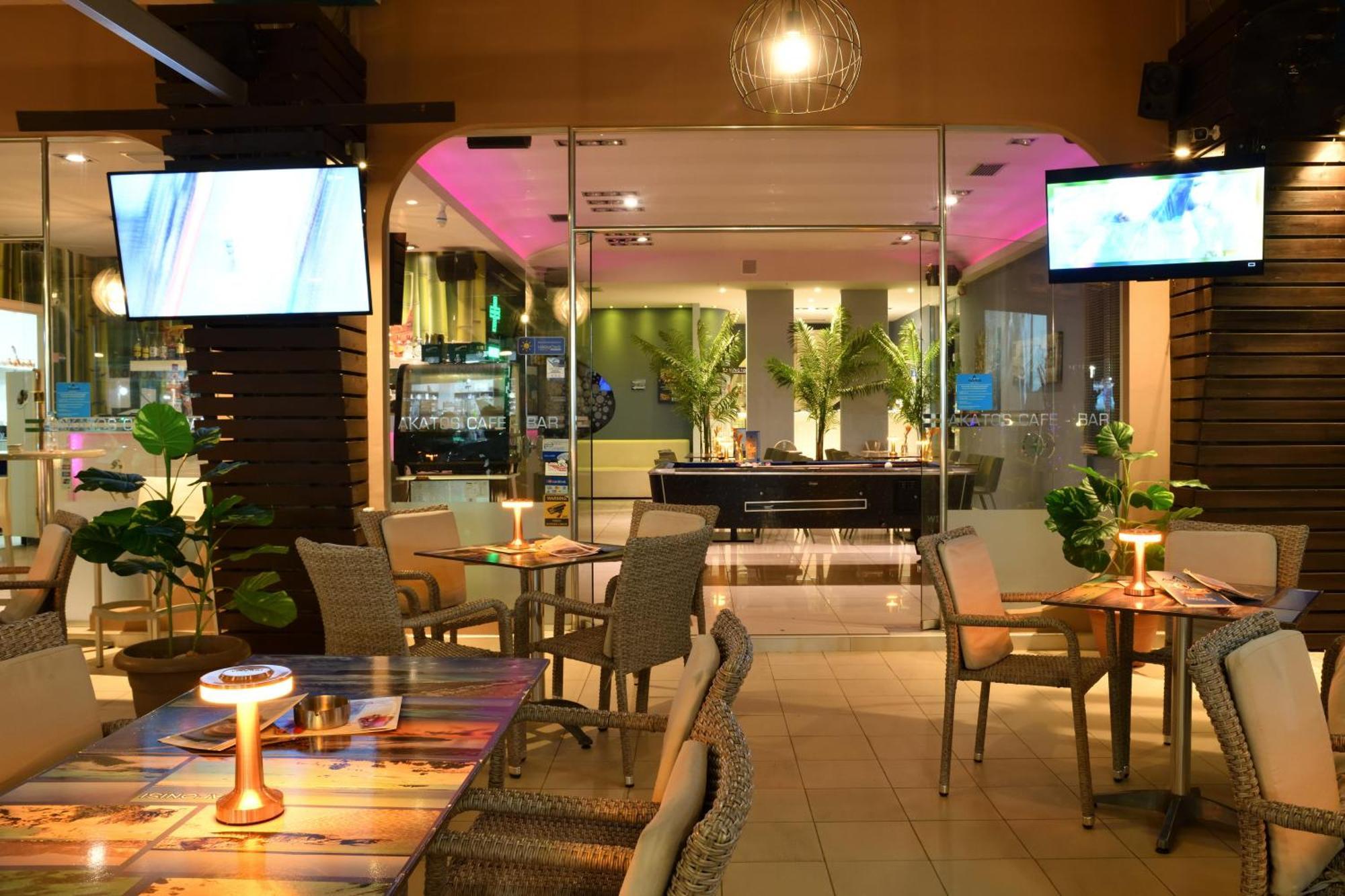 Akatos Hotel Agia Marina Dış mekan fotoğraf