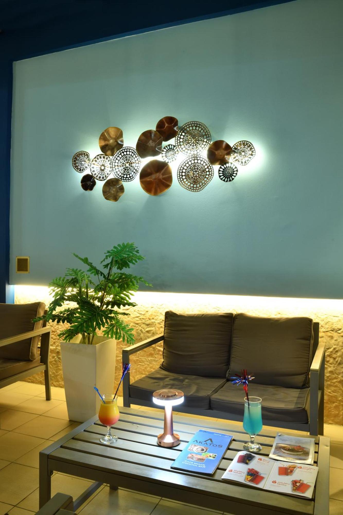 Akatos Hotel Agia Marina Dış mekan fotoğraf