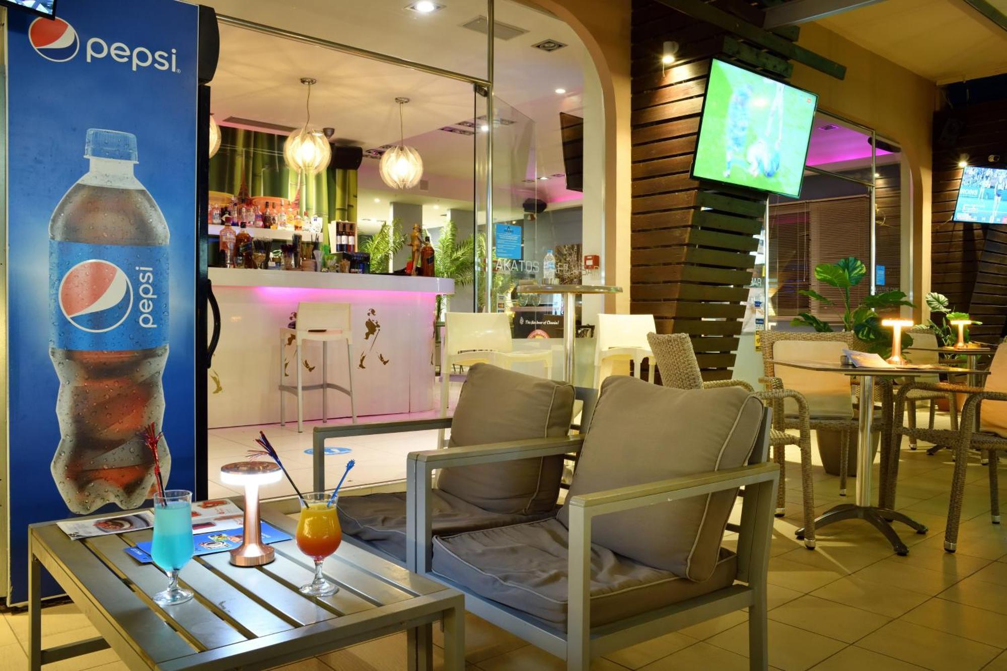 Akatos Hotel Agia Marina Dış mekan fotoğraf