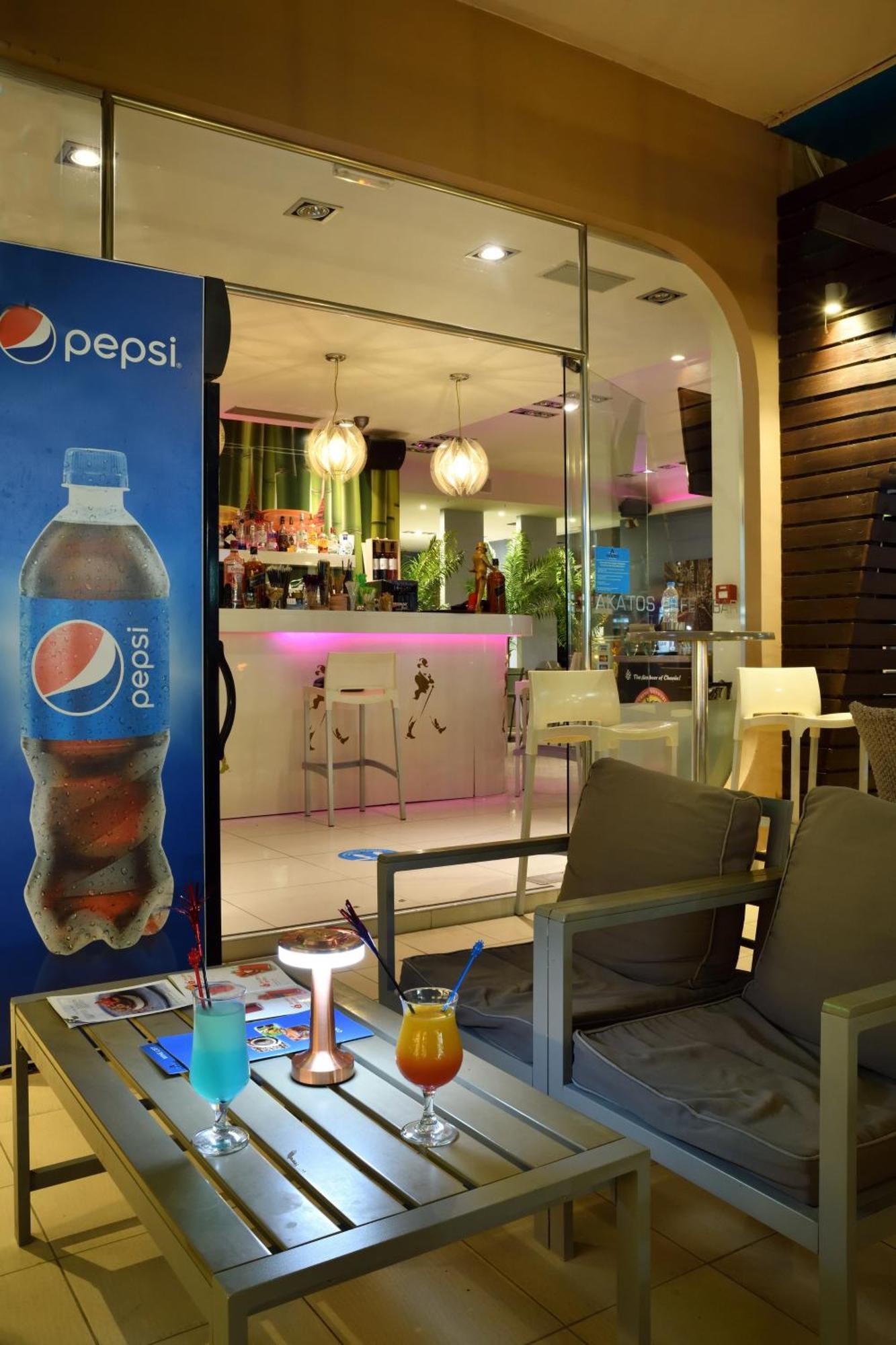Akatos Hotel Agia Marina Dış mekan fotoğraf