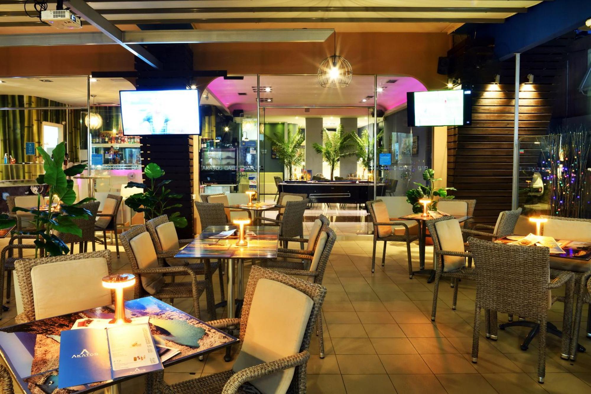 Akatos Hotel Agia Marina Dış mekan fotoğraf