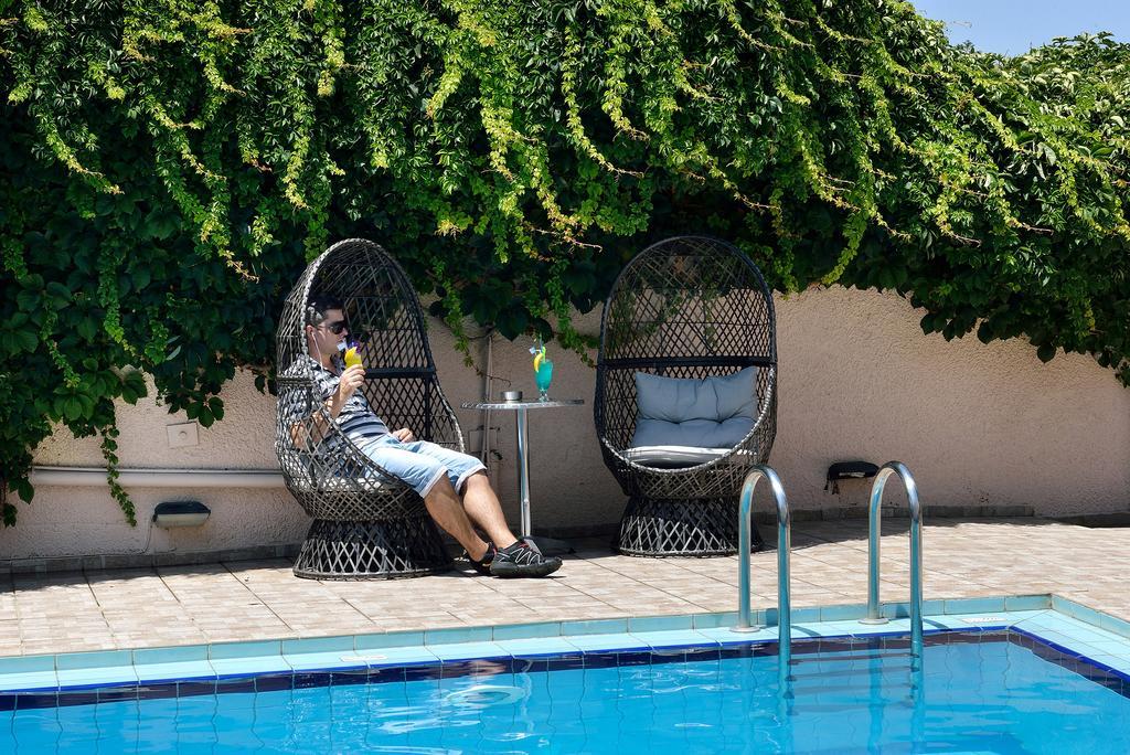 Akatos Hotel Agia Marina Dış mekan fotoğraf