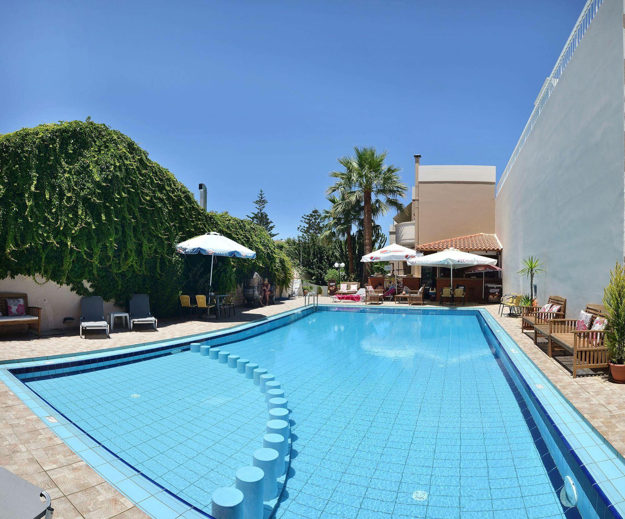 Akatos Hotel Agia Marina Dış mekan fotoğraf